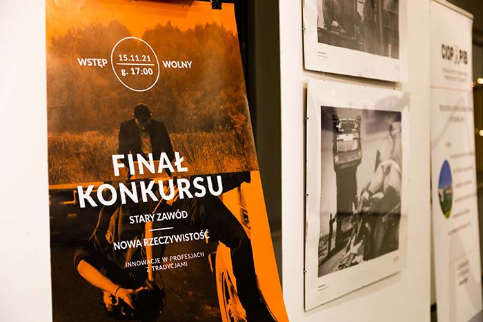 Fina\u0142 konkursu fotograficznego i filmowego O!ZNAKI PRACY 2021 - przegl\u0105d film\u00F3w oraz wernisa\u017C wystawy fotografii, 15 listopada 2021 r., Warszawa